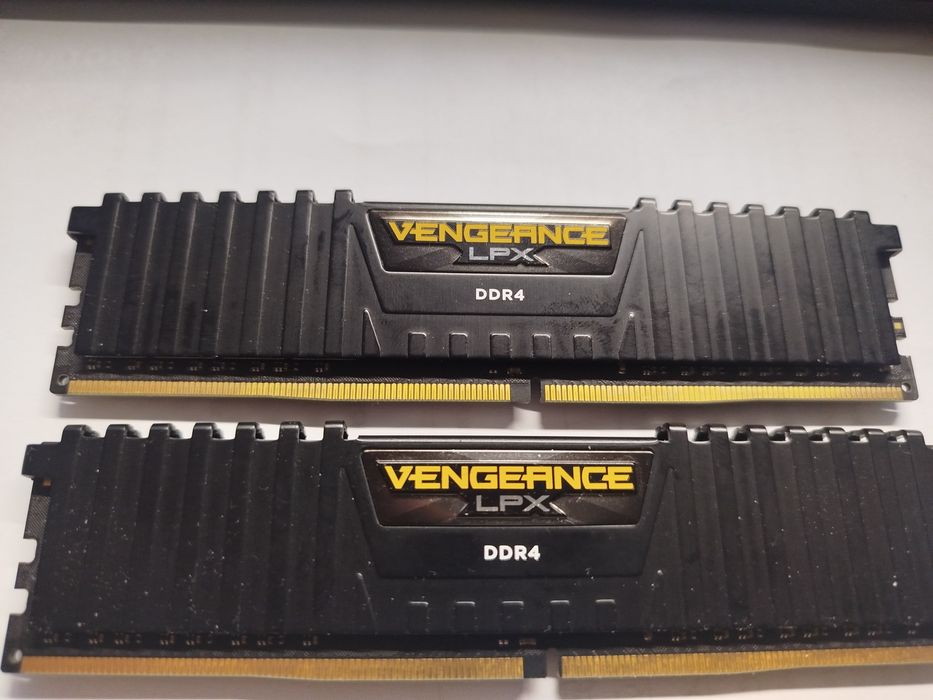 Оперативна память 32 Gb 2*16  ціна за дві