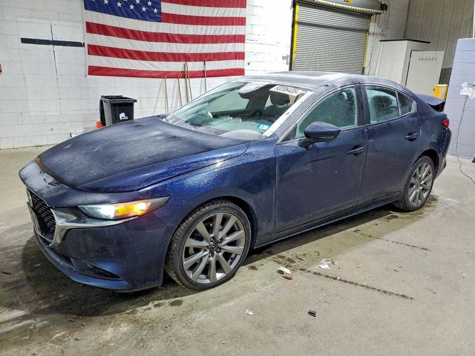 Mazda 3 Preferred 2021 .