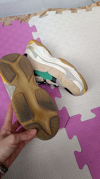 Кросівки 37 жіночі