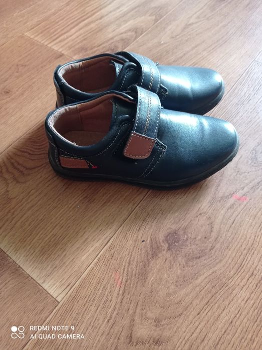 Продам туфельки на хлопчика.