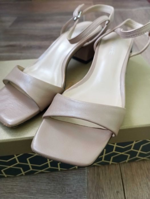 Босоніжки жіночі 38 розмір б/в