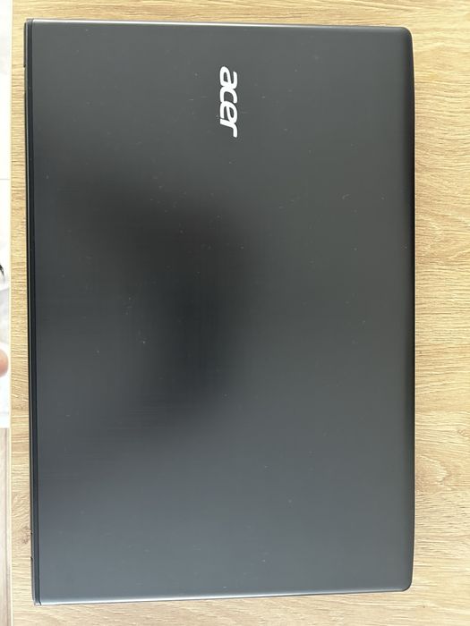 Laptop Acer Aspire E5-576