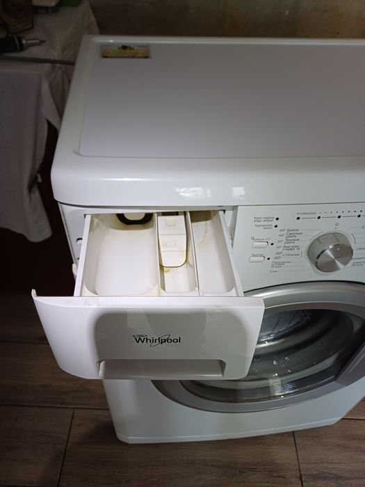 Продам машинку стиральную