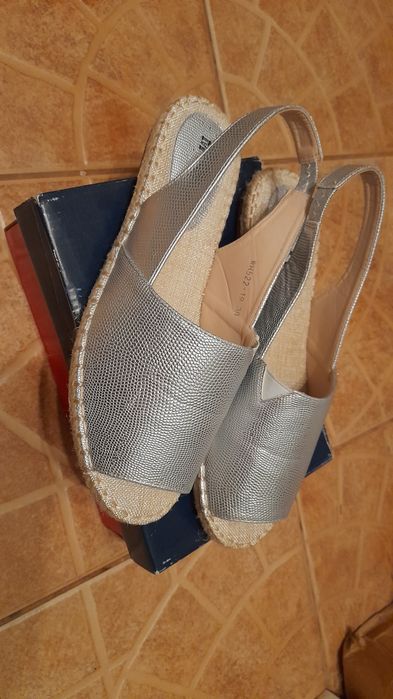 Sandały nowe srebrne