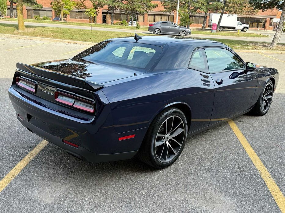 Dodge Challenger      2017