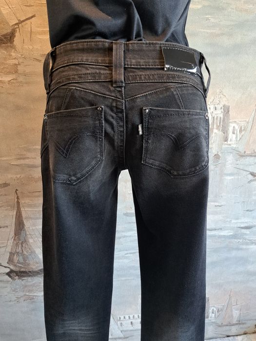 Чорные джинсы Levi's