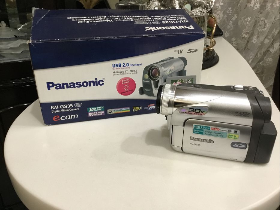 Видеокамера Canon FC100