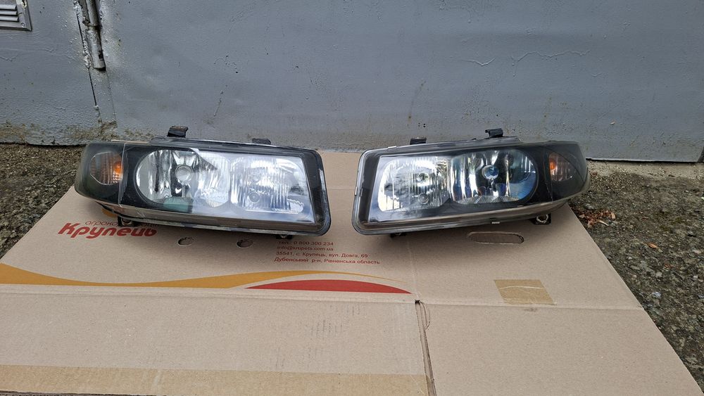 Фари на Seat Toledo II