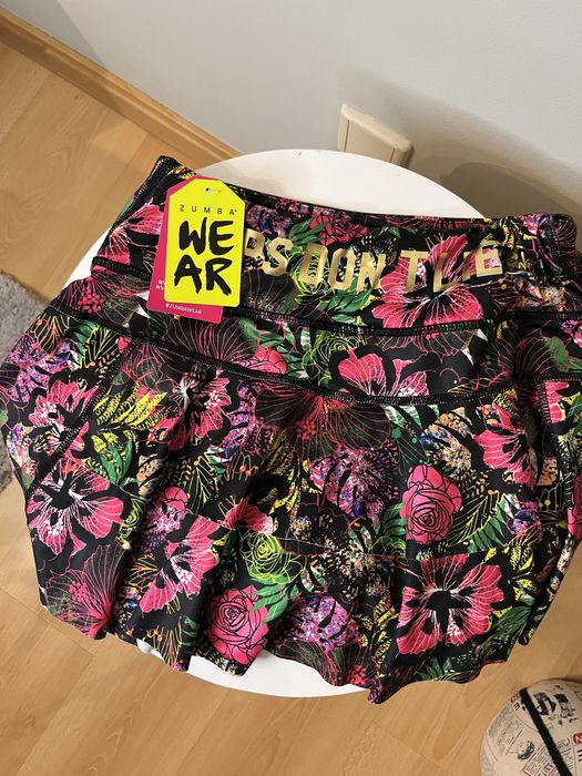 Saia Zumbawear com folhinho tamanho XS