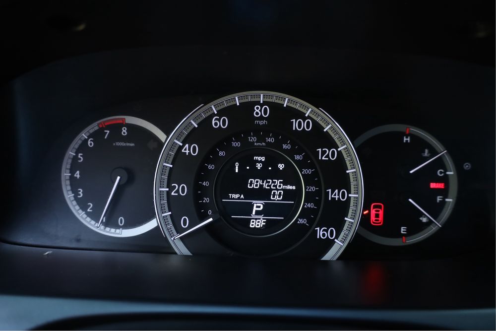 Продам Honda Accord 2014 года, 2.4 газ/бензин