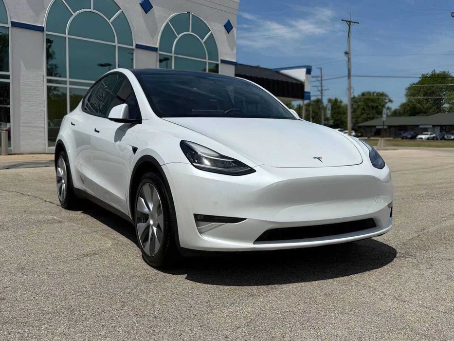 Tesla Model Y Long Range      2021