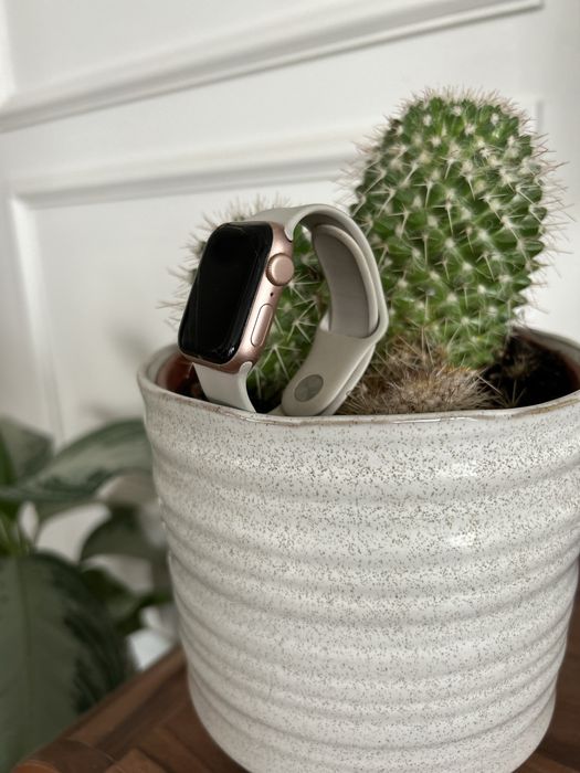 Iwatch se 40 mm, uszkodzona szybka