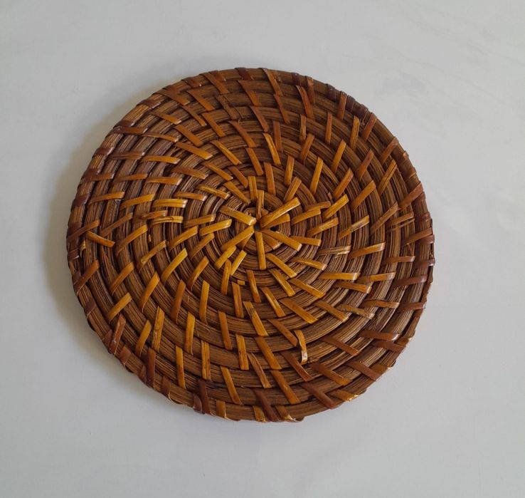 Base  vime, muito utilizado na mesa posta como descanso de panelas