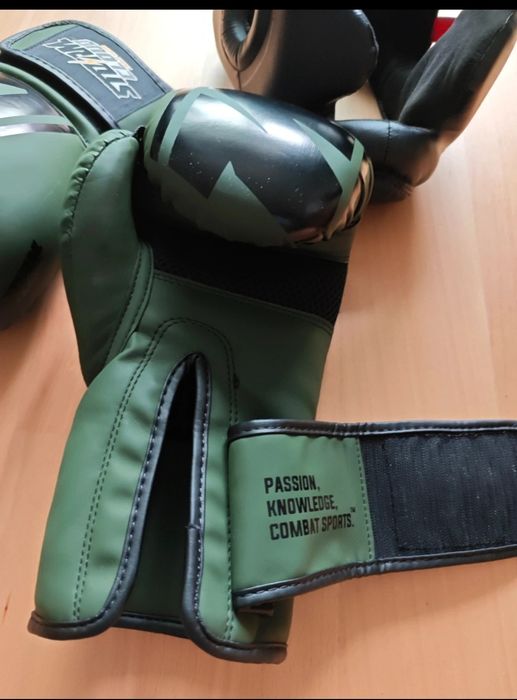 Zestaw kask bokserski i rękawice