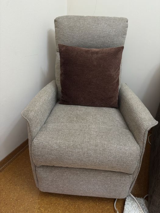 Cadeirão Elétrico Reclinável com Elevação