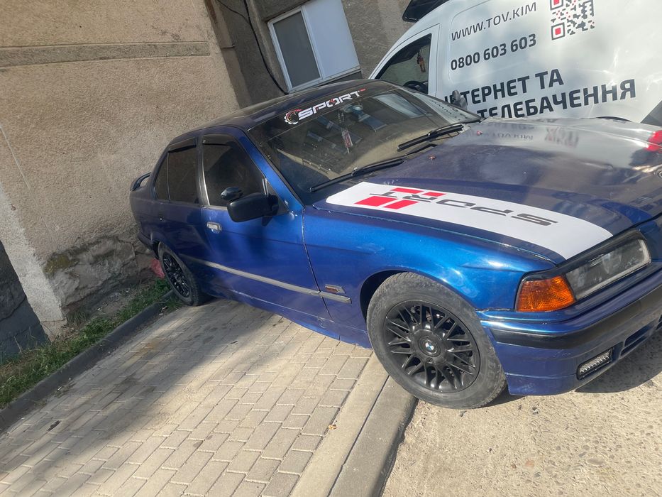 Автомобілі продаж 2300