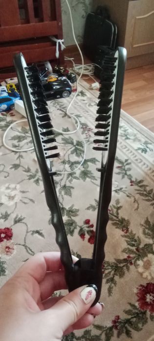 Щіточка для волосся,вирівнююча від Эйвон Адванс технолоджі