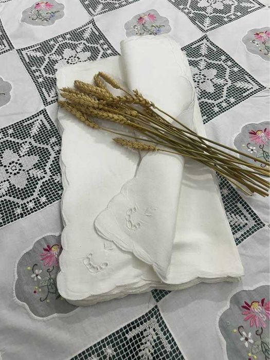 Toalha de Mesa em Linho e Renda Filé Artesanal + 12 Guardanapos