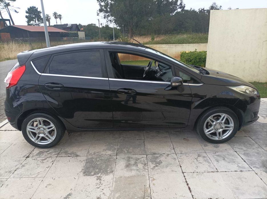 Ford Fiesta 1.5 TDCi Titanium 75cv (2012) – Excelente Estado – Distribuição Nova