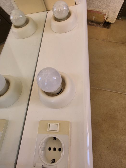 Espelho WC c/ Iluminação e Armário