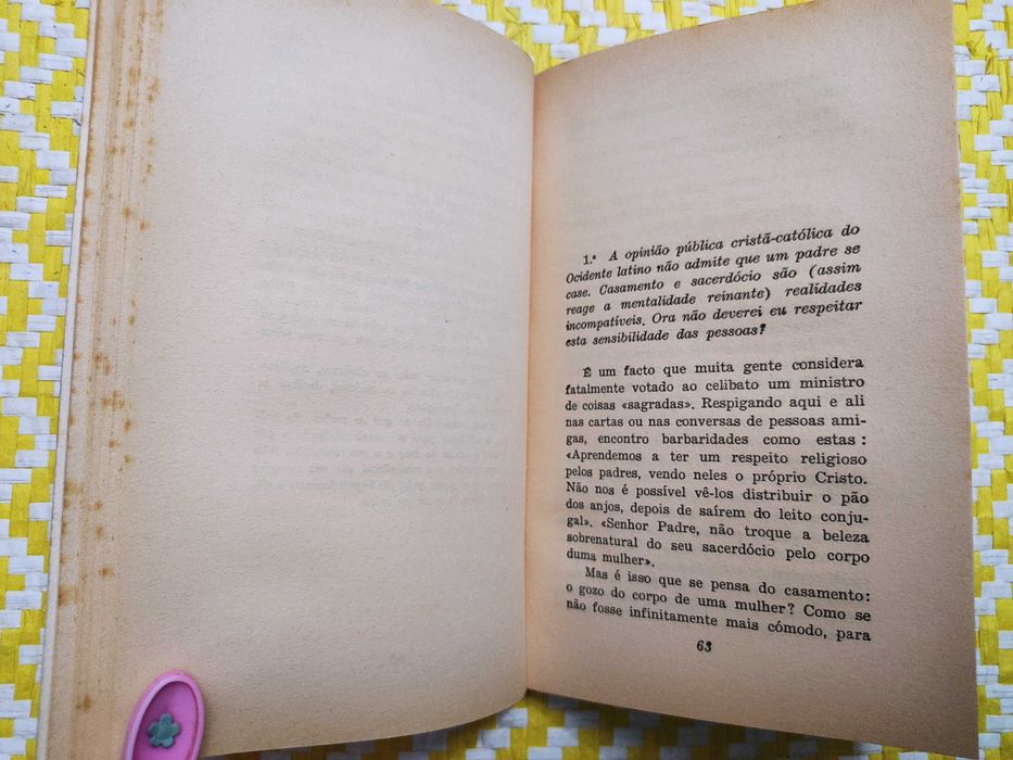 É PRECISO NASCER DE NOVO  
Padre Felicidade Alves