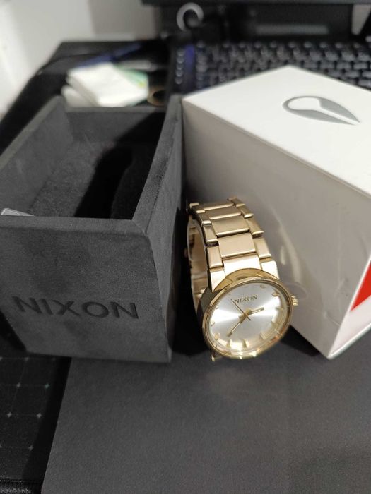 Relógio masculino NIXON usado e em bom estado.