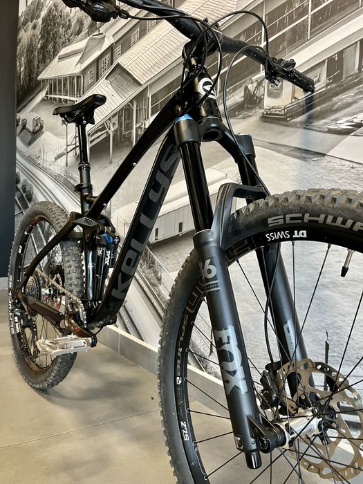 Kellys Eraser 90 karbon Enduro 160 rozm M Fox 36 DT Swiss XT
