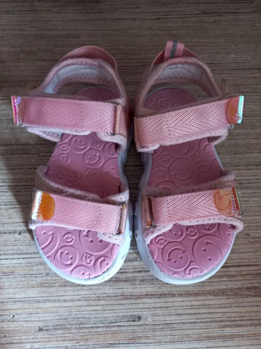 Сандалі для дівчинки