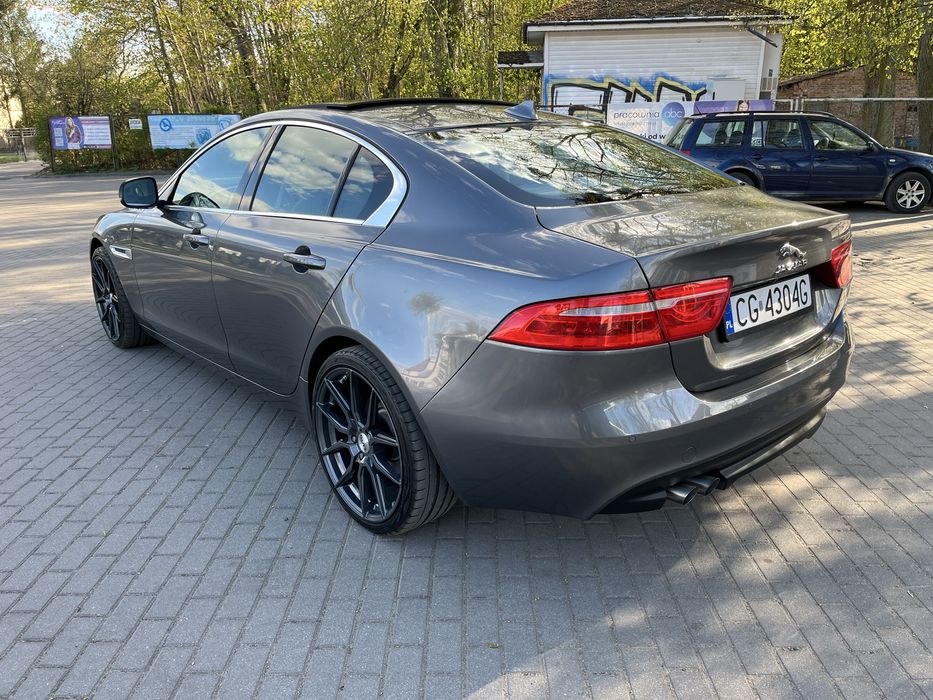 Jaguar XE  2015r