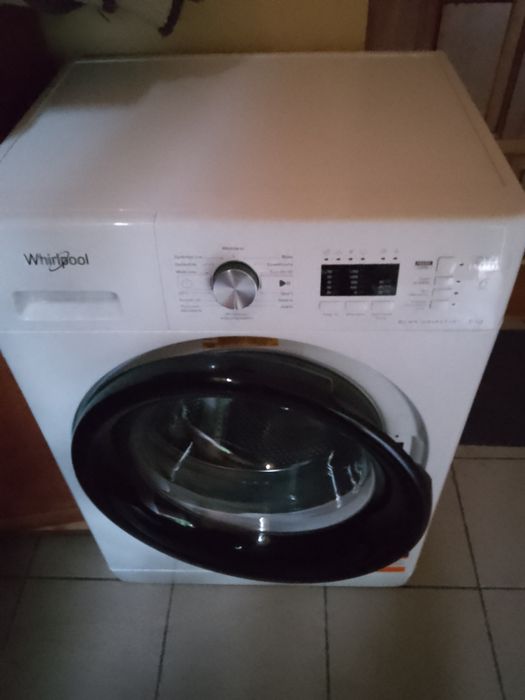 Sprzedam pralkę Whirlpool uszkodzoną 2,5 letnią