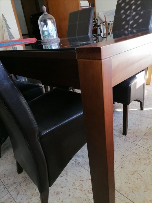 Mesa com vidro extensível