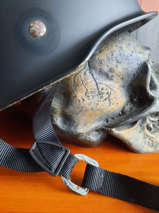 Capacete estilo militar