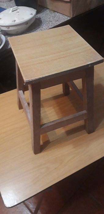 Banco Pequeno em Madeira