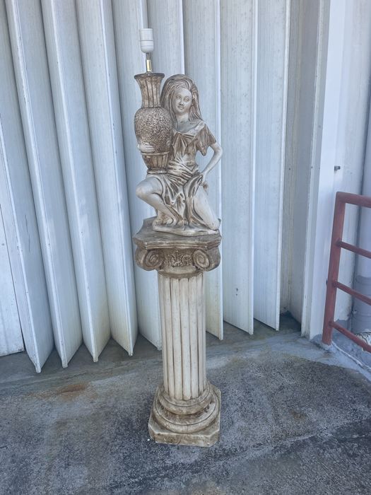 Estatua candeeiro
