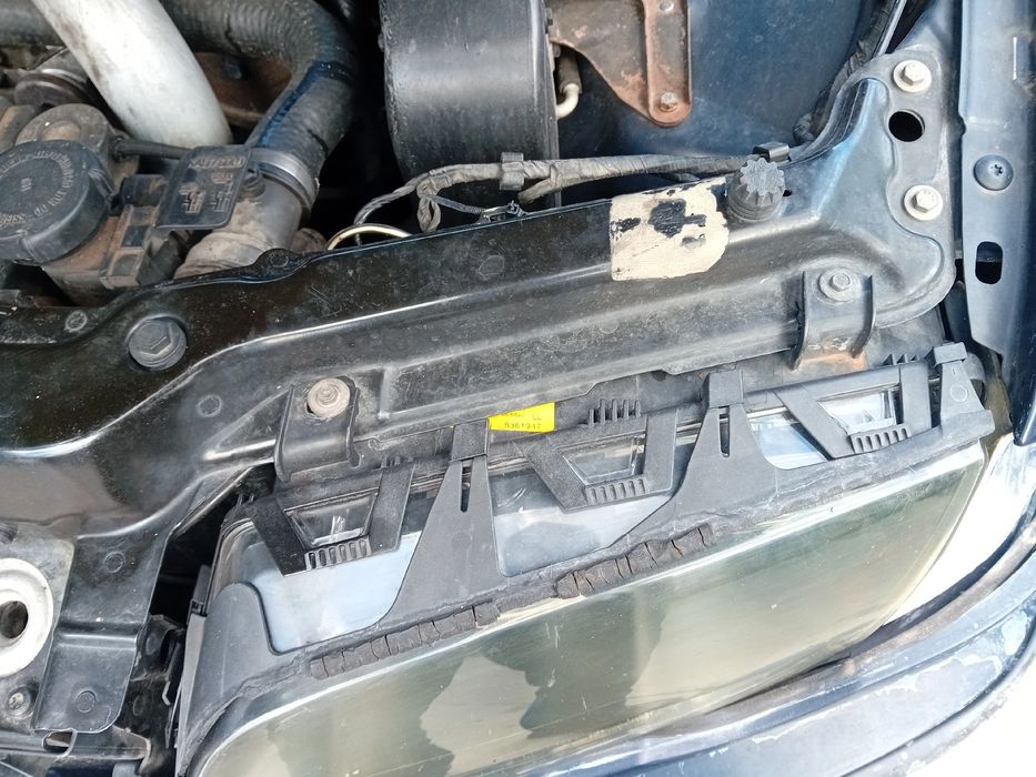 Ótica / farol esquerda BMW 3 (E46)