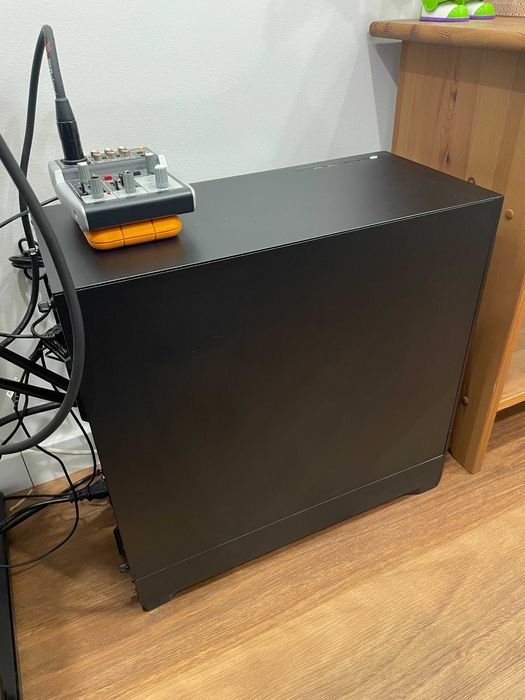Desktop Rx 6600, Ryzen 5 5600, 32GB RAM, M.2 1TB