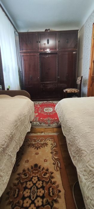 Оренда ліжко-місця в кімнаті. Вул. Соборна. Центр