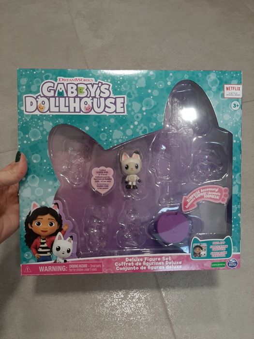 Pandinha e caixa surpresa (da Gabby Doll's house)