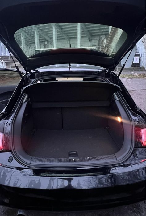 Audi A1 2011 купе 1.2 турбо авто ауді чорна ідеальний стан