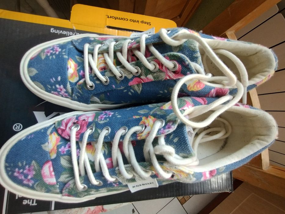 Walkmaxx w kwiaty róż 37