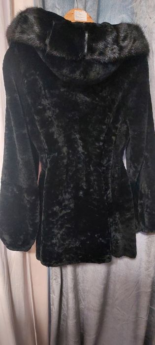 Продам шубу мутон с норочкой