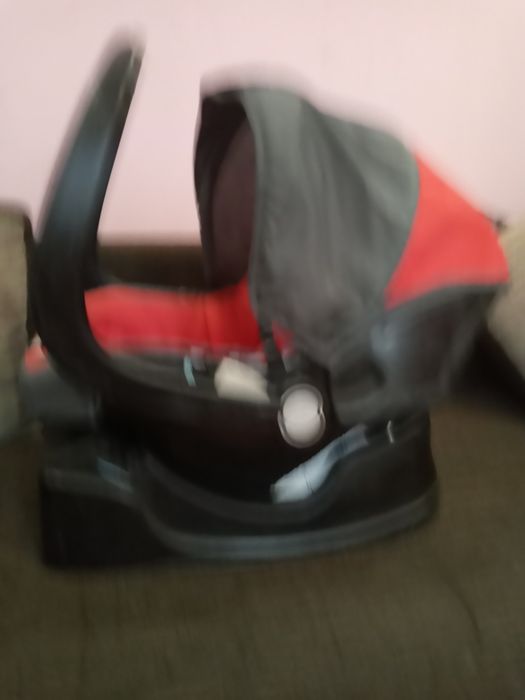 Продається автокрісло Chicco