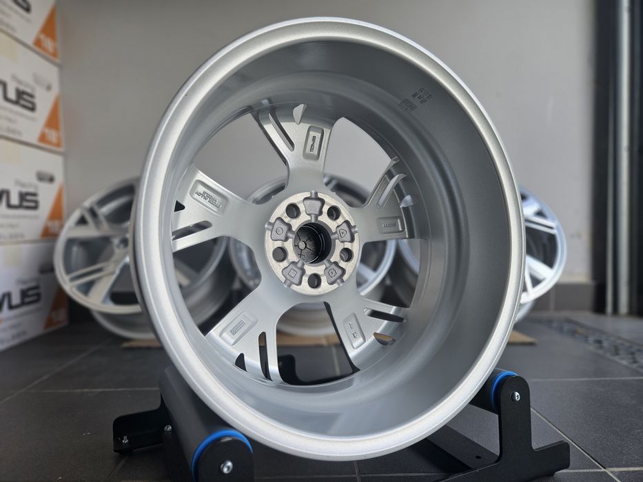 Toyota Yaris IV 16 " Nowe 5x100 Prius Felgi Alufelgi