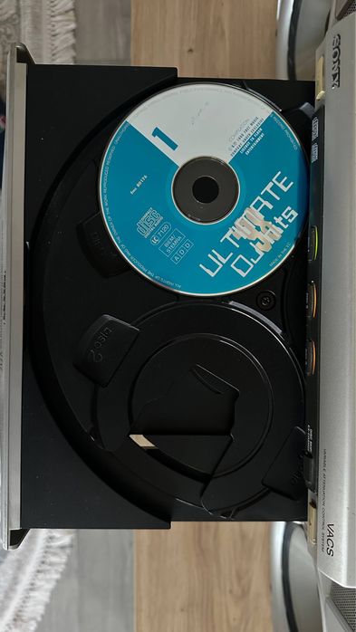 Музикальний центр Sony