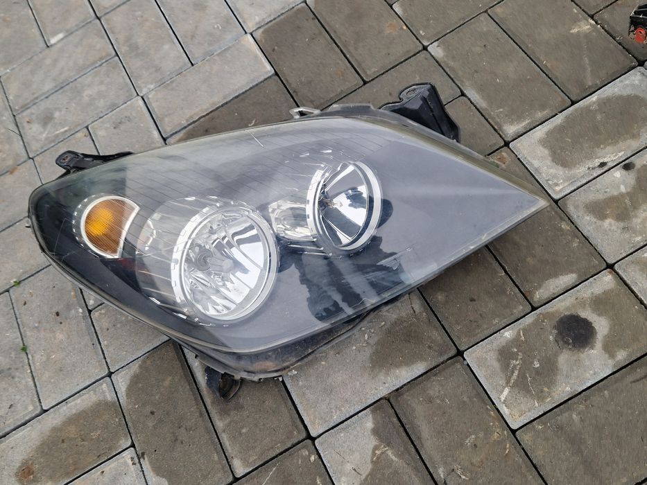 Lampy astra 3 h przednie