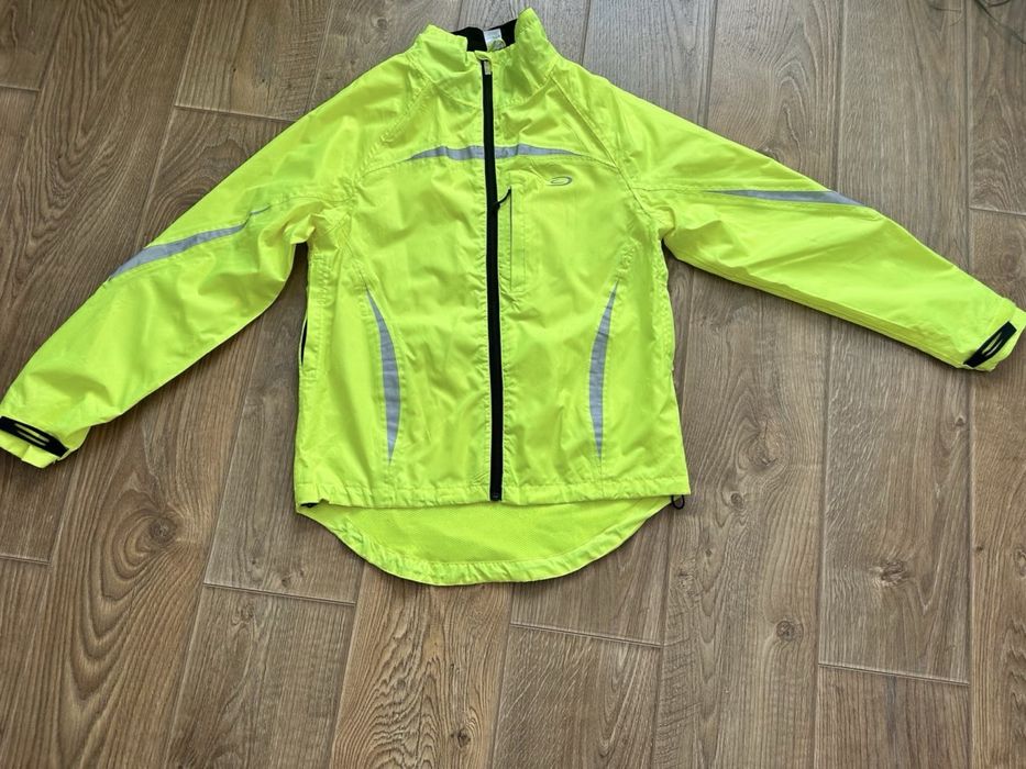 Вітровка спортивна