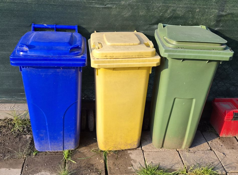 Sprzedam komplet śmietników 120l na odpady segregowane