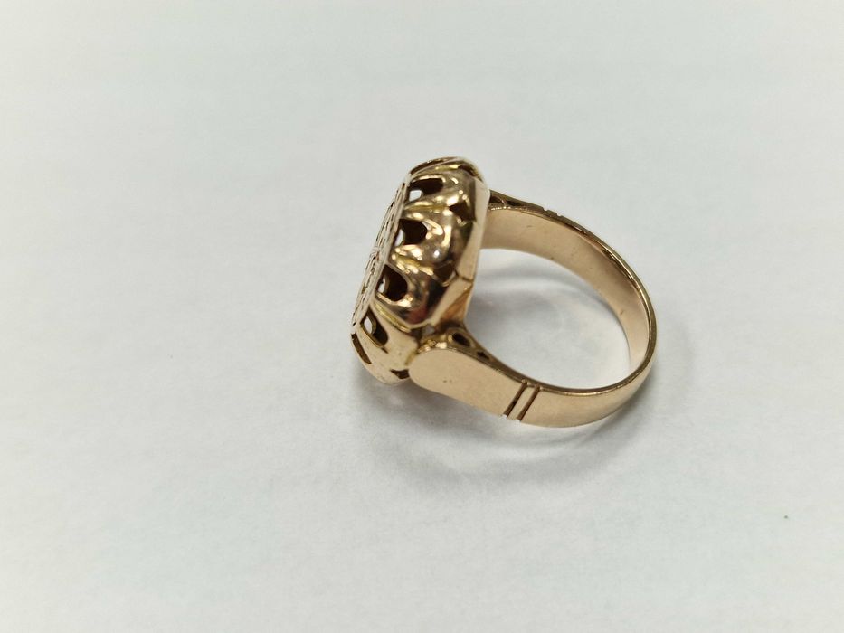 Złoty pierścionek/ 585/ 5.32 gram/ R12/ XX wiek/ praca ręczna