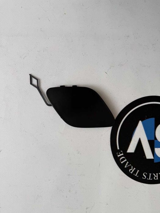BMW 3 G20 G21 заглушка буксирувального крюка гачка переднього бампера 51118496520 51117422621