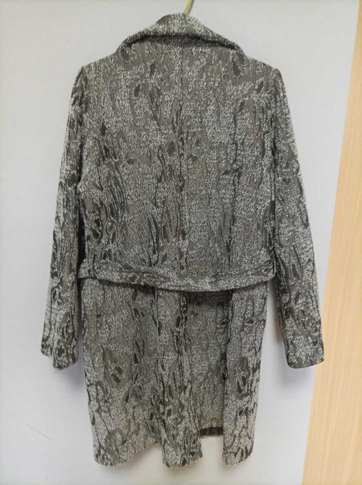 Elegancki kobiecy płaszcz w a'la panterkę z ociepleniem 40/42